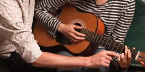 Jak nauczyć się grać na gitarze: szczegółowy przewodnik dla niezależnych