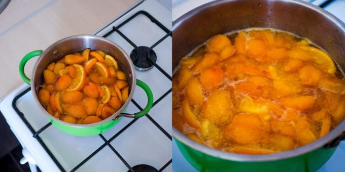 Dżem z moreli i pomarańczy: umieścić garnek na kuchence