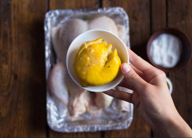 Jak gotować kurczaka: cytrynę do smaku