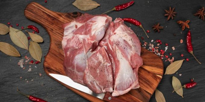 Ile gotować jagnięcinę: świeże mięso