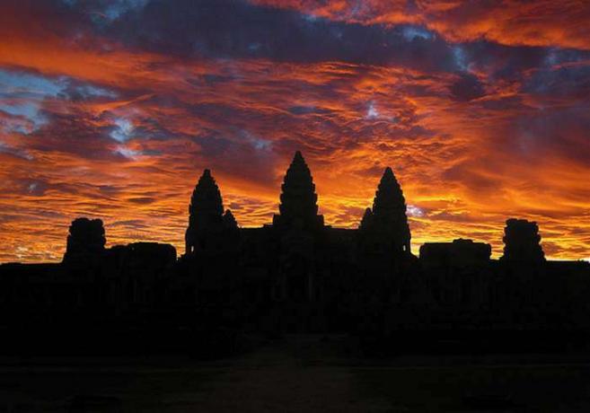 Zachód słońca w Kambodży
