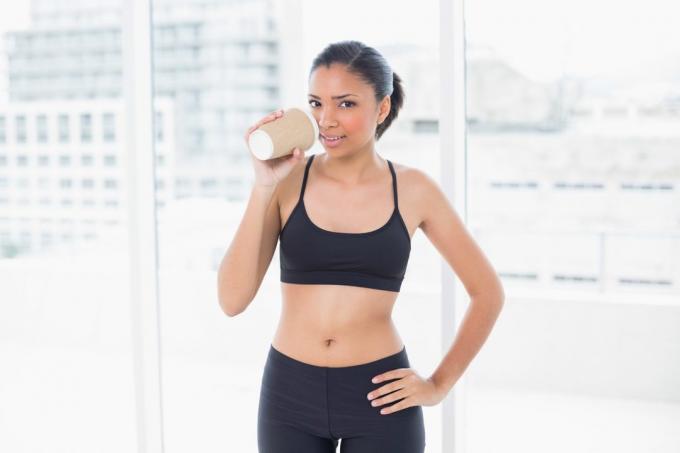 Poranne ćwiczenia: Piję kawę