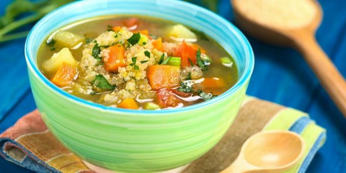 Zupa z komosy ryżowej i warzyw