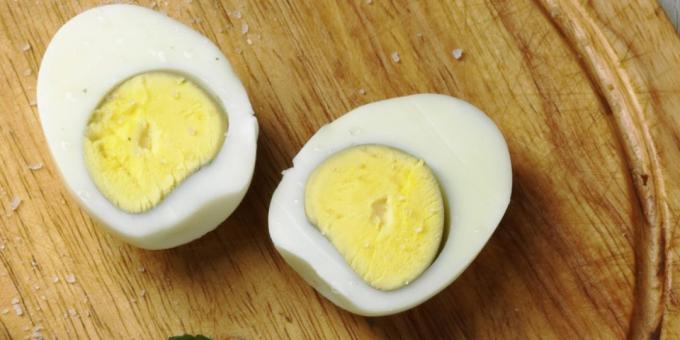 zdrowe śniadanie: jajka na twardo
