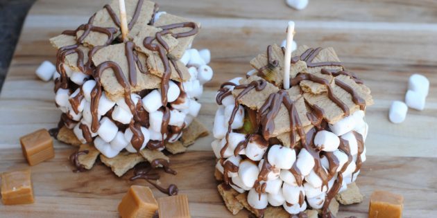 Candy Apple z marshmallows i ciasteczka