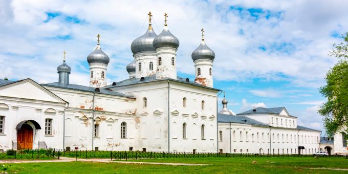 Klasztor Yuriev i Muzeum Architektury Drewnianej „Vitoslavlitsy”