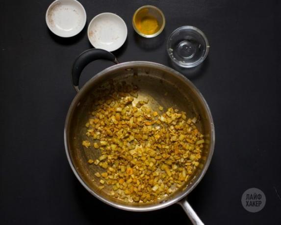 Curry z kurczaka z ananasem: poczekaj na smak