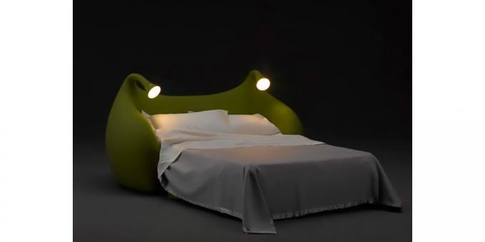łóżko z lampki nocne