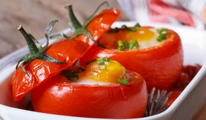 Pomidory faszerowane jajkiem i szynką