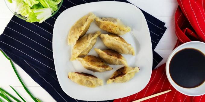 Pierożki Gyoza Z Mięsem I Warzywami