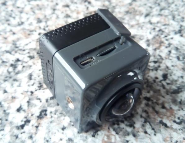 Cube 360: gniazdo microSD oraz port microUSB