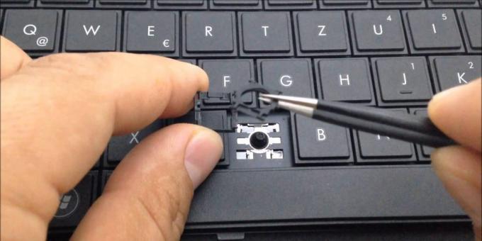 Jak wyczyścić klawiaturę: usuwanie kluczy