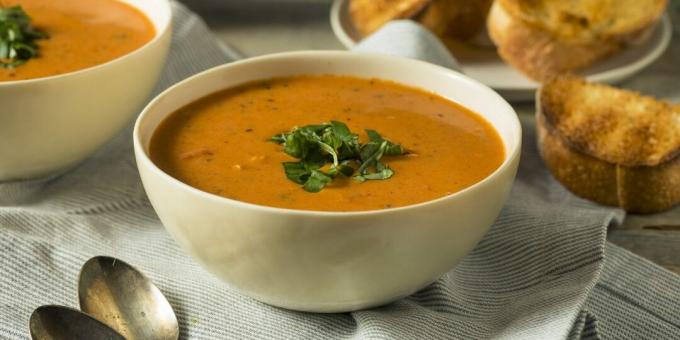 Zupa bez garnka? Łatwo! Spróbuj tej zupy pomidorowej