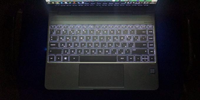 HP Spectre X360: podświetlana klawiatura