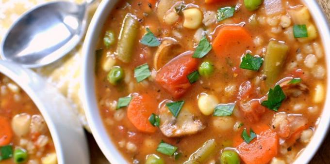zupy warzywne: zupa z jęczmienia, grzybów i ciecierzycy