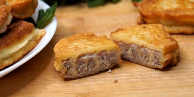 Co gotować mięso mielone: ​​krokietami z serem w cieście
