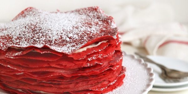 Jak gotować ciasto naleśnikowe „Red Velvet” z kremem śmietanowym twarogowego