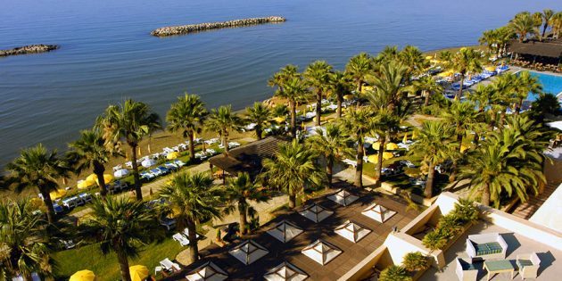 Hotele dla rodzin z dziećmi: Hotel Palm Beach 4 *, Larnaca, Cyprus