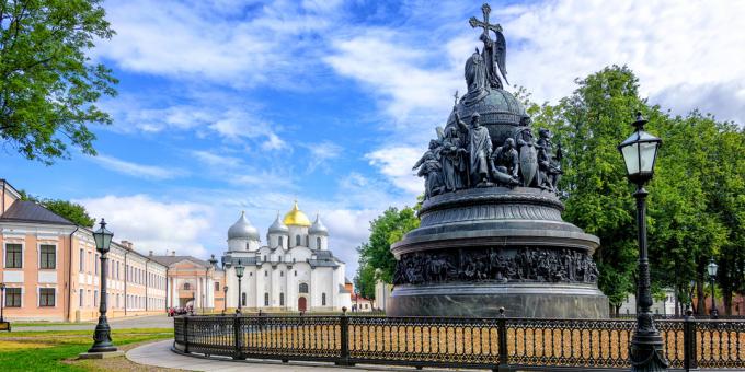 Zabytki Nowogrodu Wielkiego: Pomnik Tysiąclecia Rosji