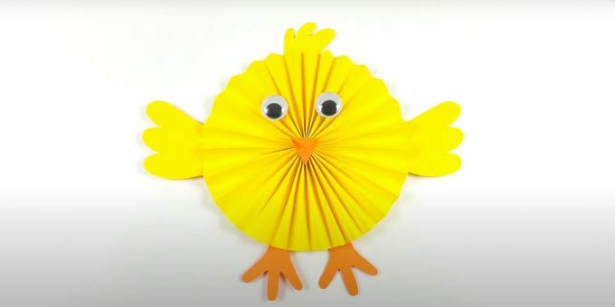 DIY wielkanocne rękodzieło: kolorowy kurczak z papieru