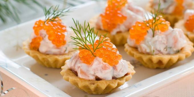 Tartlets z czerwoną rybą i kawiorem