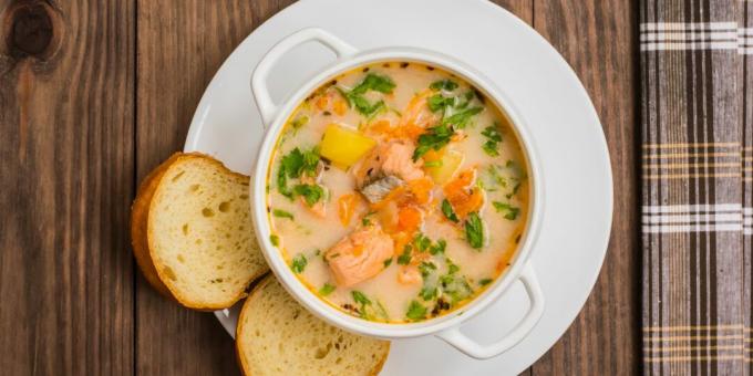 Kremowa zupa z łososia