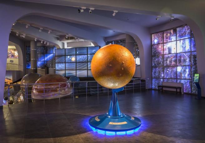 Jak spędzić Dzień Kosmonautyki: Turystyka w planetarium