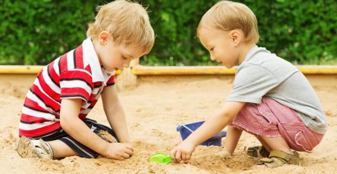 komunikacja z dzieckiem: terapia piasek