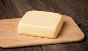 Domowy ser z twarogu i mleka