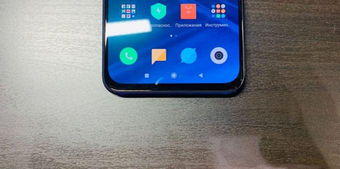 Xiaomi Mi 9 SE: Dolna czoło