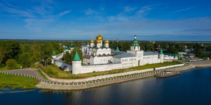 Atrakcje Kostromy: Klasztor Świętej Trójcy Ipatiev