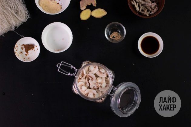 Zupa błyskawiczna w domu: rozłóż składniki