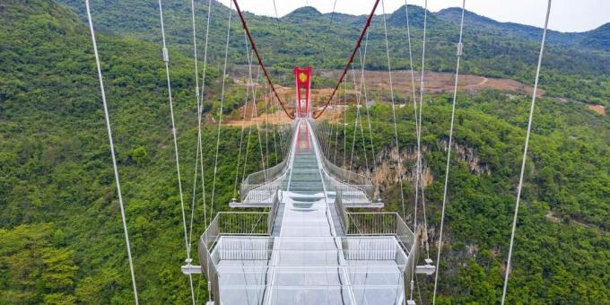 Najstraszniejsze mosty: szklany most Huangchuan Three Gorges
