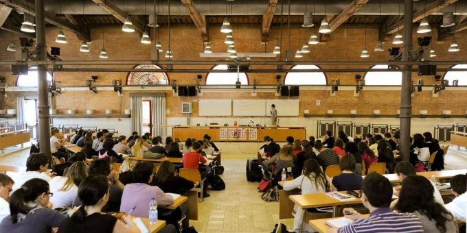 Wyższe wykształcenie we Włoszech: studenci wybierają ich większość dyscyplin mogą swobodnie decydować, kiedy będą gotowe do egzaminów