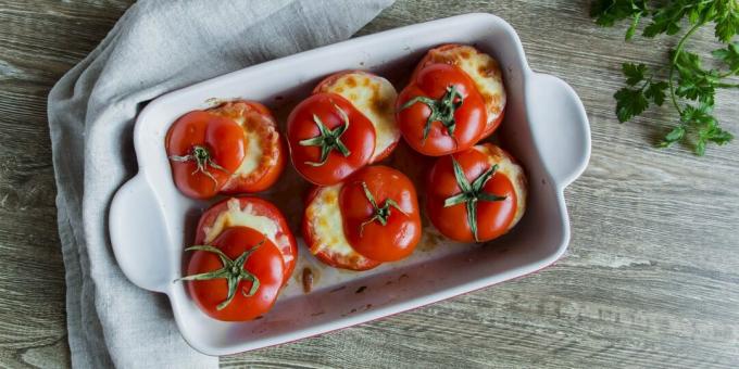 Nadziewane pomidory z mielonym kurczakiem i serem
