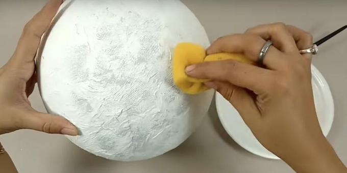 Lampa DIY: pomaluj obrabiany przedmiot