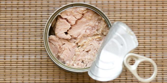 W przypadku niektórych produktów witaminy D: konserwy z tuńczyka