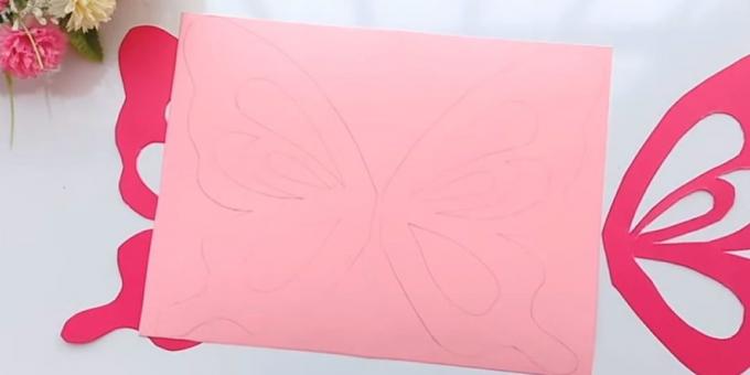 kartka urodzinowa z własnymi rękami: Dołącz skrzydła na różowym papierze i okrąg