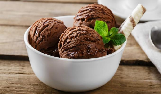 Kremowe lody czekoladowe