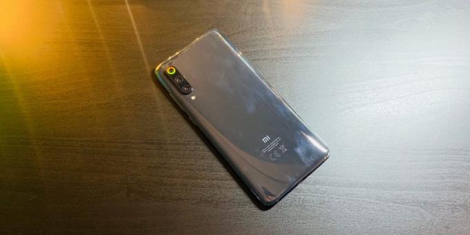 Przegląd Xiaomi Mi 9: Panel tylny