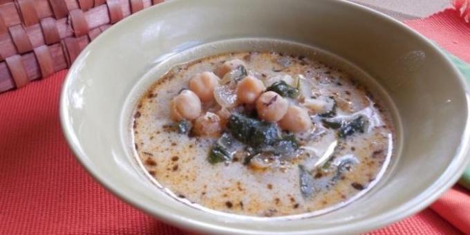 zupy warzywne: zupa z selera, szpinaku i ciecierzycy