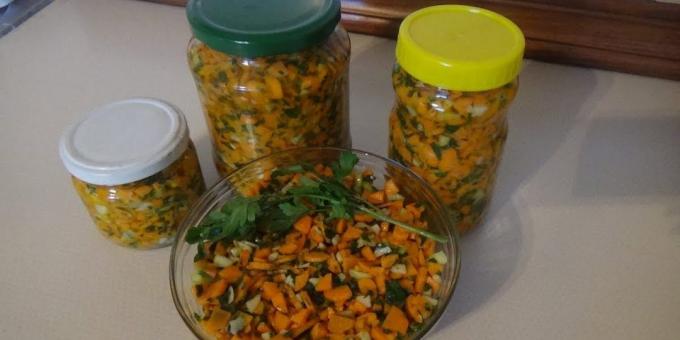 Jak przygotować się do marchwi zimowych: Spicy sałatka z marchewki z zieleni