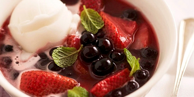 Przepisy z truskawkami: zupa Berry