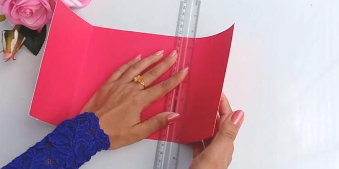 kartka urodzinowa z własnymi rękami: wycięte z papieru budowlanego różowy 30 x 15 cm szczegółów