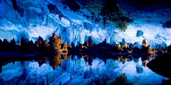 Piękne miejsca w Rosji. jaskinia Kungur