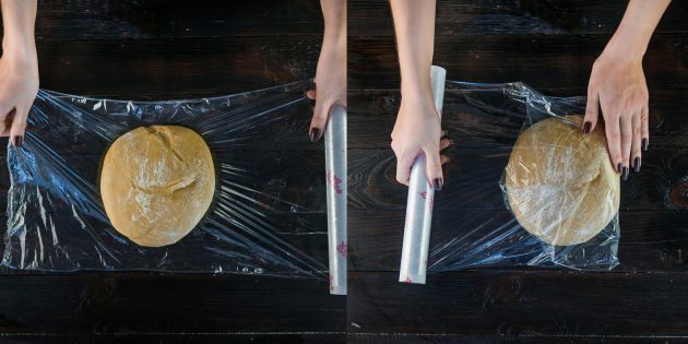 Klasyczny „Medovik” ze śmietaną: Ciasto zawinąć w folię 