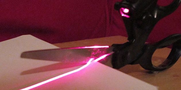 Nożyczki ze wskaźnikiem laserowym