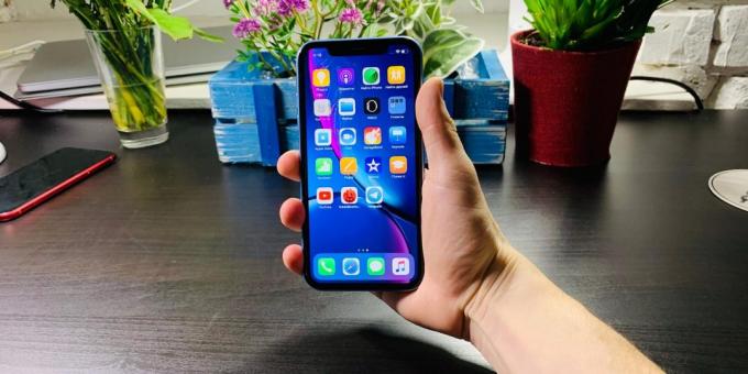 Przegląd iPhone XR: sytuacja w ręku