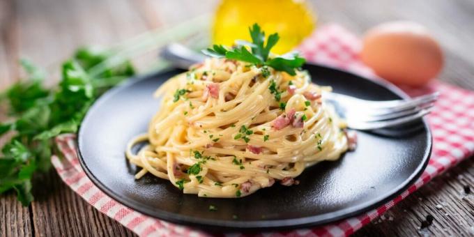 Klasyczny makaron carbonara