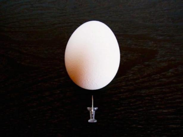 Jak ugotować jajko, tak że nie jest pęknięta